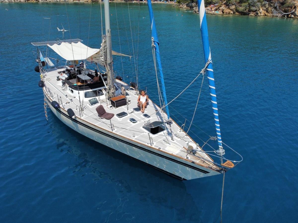 Sailboat On Board Botel *